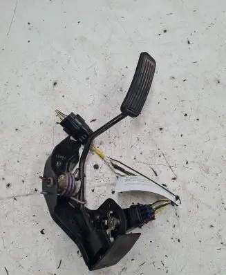 Toyota Avensis T250 Accelerator throttle pedal 8928152021