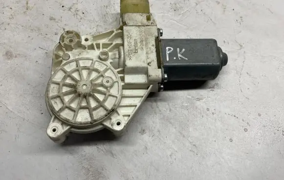 BMW 5 F10 F11 Front door electric window regulator 7248171