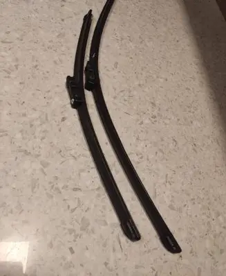 Volvo V70 Windshield/front glass wiper blade 