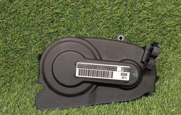 Volkswagen Jetta VI Timing belt guard (cover) 04E109108F