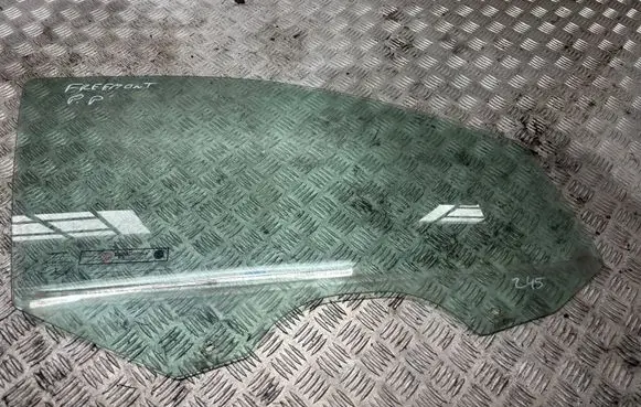 Fiat Freemont Front door window glass four-door