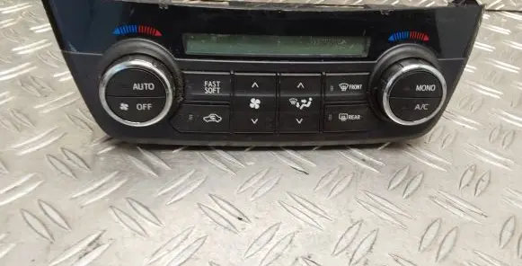 Toyota RAV 4 (XA40) Climate control unit 5590042450