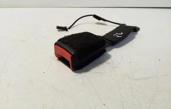 Audi A1 Front seatbelt buckle 8X0857755B