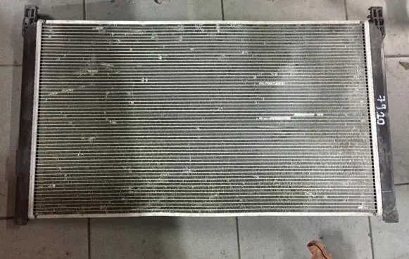 Lexus CT 200H Coolant radiator