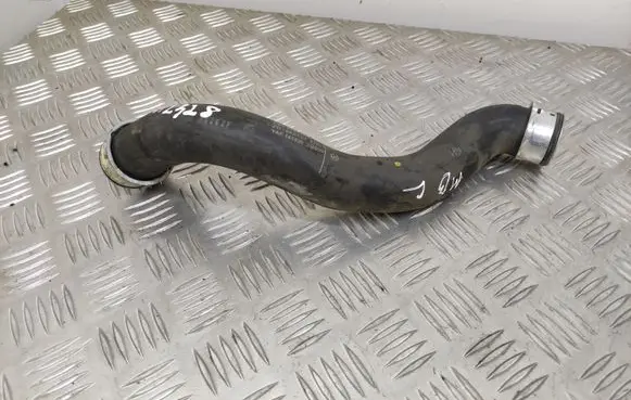 Mercedes-Benz C W204 Engine coolant pipe/hose A2045011582