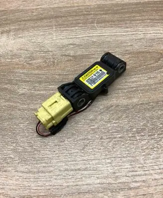 Mitsubishi Grandis Airbag deployment crash/impact sensor 8651A015 WITHPLUG