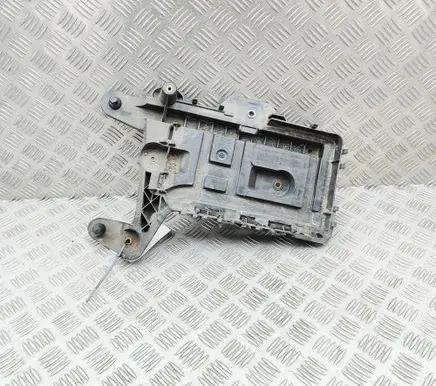 Volkswagen Scirocco Battery box tray 1K0915333
