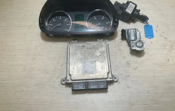 Mercedes-Benz Sprinter W906 Engine ECU kit and lock set A6519000601 28277619 A6519019400