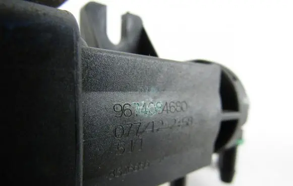 Peugeot 3008 I Turbo solenoid valve 9674084680