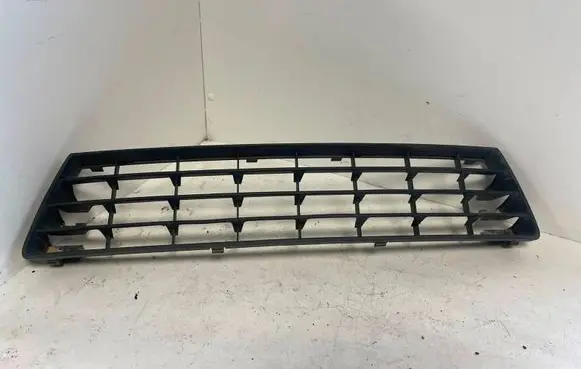 Volkswagen Golf Plus Front bumper lower grill 5M0853677
