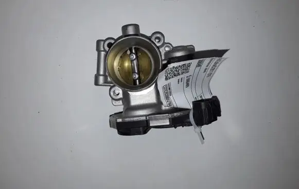Opel Zafira C Throttle valve 55565489