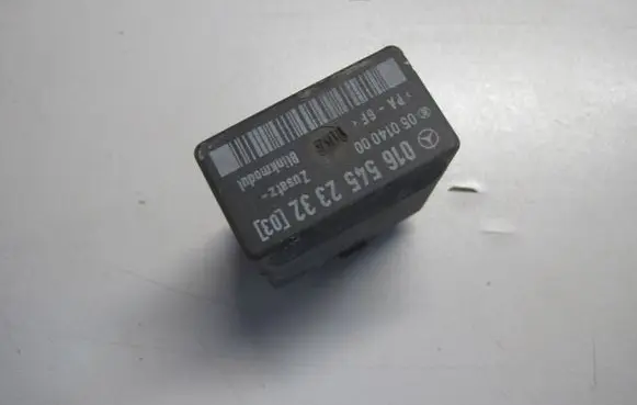 Mercedes-Benz Vito Viano W638 Other relay 0165452332