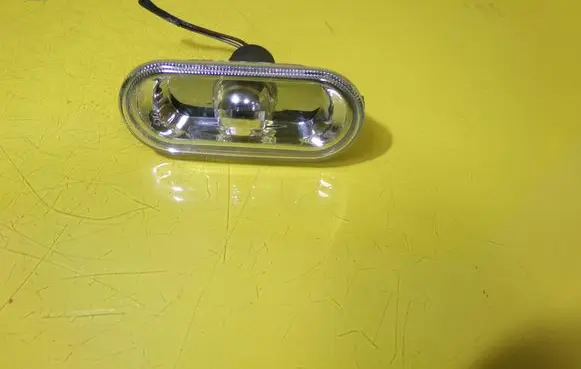 Volkswagen Golf IV Front fender indicator light 1J0949117