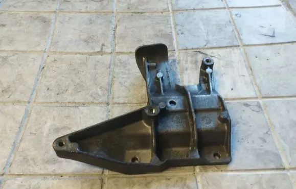 Audi A6 S6 C6 4F Engine mounting bracket 03G131159B