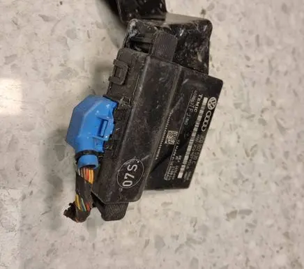 Volkswagen PASSAT B6 Gateway control module 3C0907530C 3C0907951A