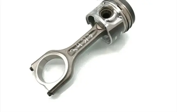 Hyundai Kona I Piston with connecting rod 