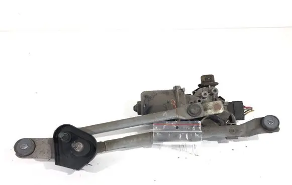 Front wiper linkage and motor