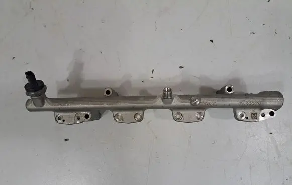 BMW 2 F22 F23 Fuel main line pipe 8694198 7639979