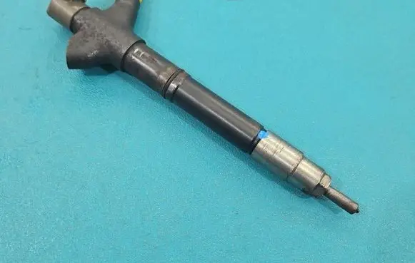 Toyota Avensis T270 Fuel injector 236700R100 IMPRK1523363