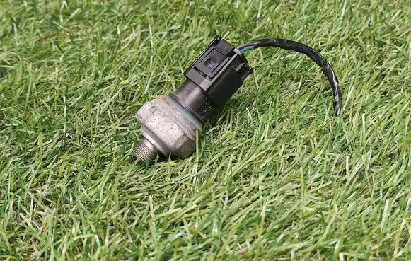 BMW 3 E90 E91 Air conditioning (A/C) pressure sensor 9141957 64539141957