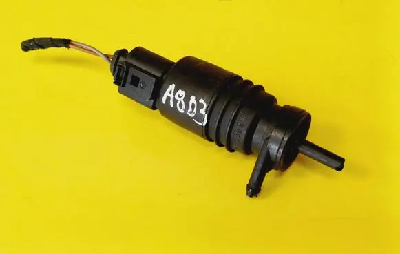 Audi A8 S8 D3 4E Windscreen/windshield washer pump 1J0973722