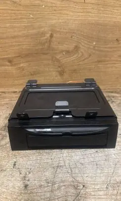 Volvo V50 Radio/CD/DVD/GPS head unit 30732907