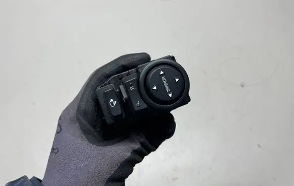KIA Rio Wing mirror switch