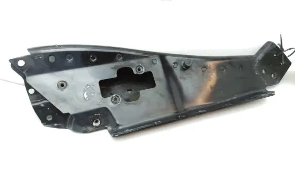 Mercedes-Benz R W251 Top upper radiator support slam panel 246099