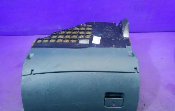 Audi A6 S6 C5 4B Glove box