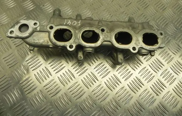 Toyota Yaris Exhaust manifold 1718047010