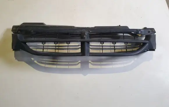 Chrysler Voyager Front bumper upper radiator grill 04576955
