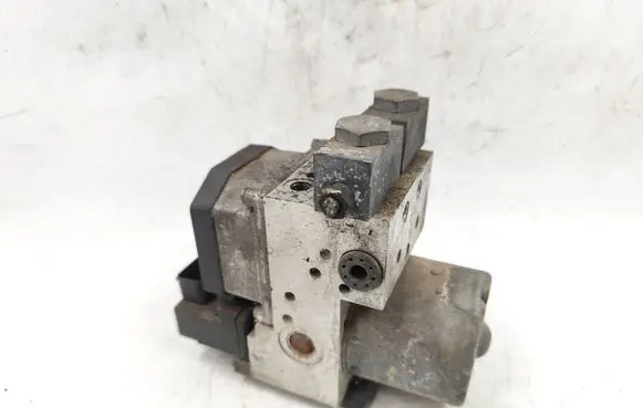 Audi A4 S4 B5 8D ABS Pump 8E0614111M 0265220441