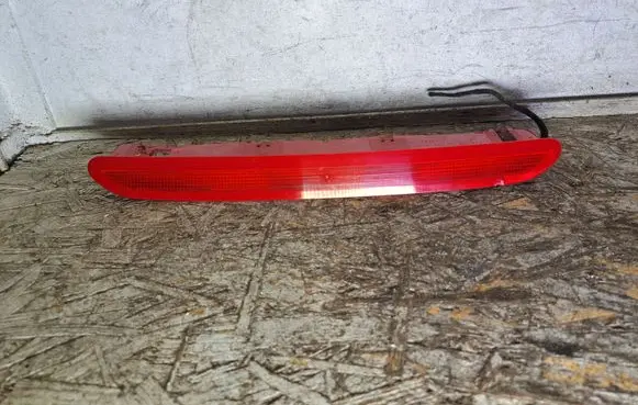 Volkswagen PASSAT B6 Third/center stoplight 1K6945097A S302E11744
