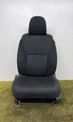 Toyota Auris 150 Front driver seat