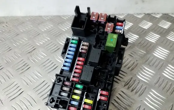 Opel Mokka Fuse module 21092612