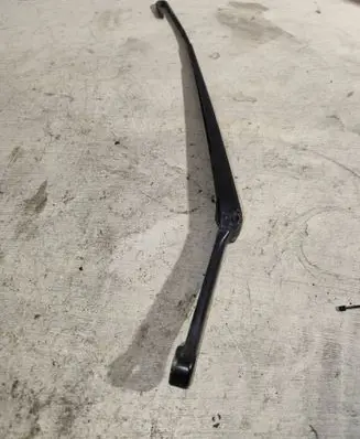 Front wiper blade arm
