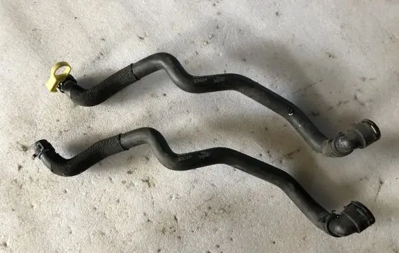 Jaguar XJ X351 Engine coolant pipe/hose 9X237752AD