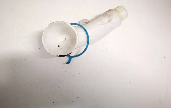 Honda CR-V Windshield washer fluid reservoir/tank