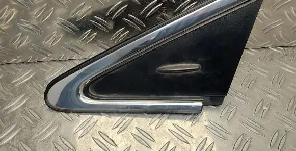Fender trim (molding)