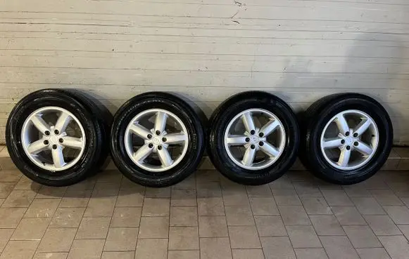 Hyundai Santa Fe R17 alloy rim 
