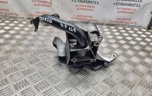 Volkswagen Touareg I Power steering pump mounting bracket 059145169P