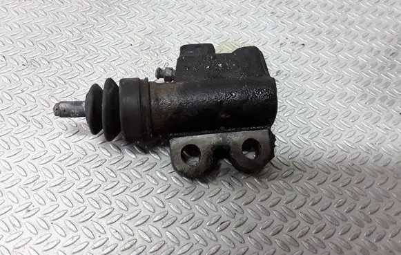 Nissan Primera Clutch slave cylinder 