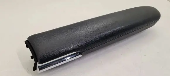 Mercedes-Benz S W221 Front door storage pocket/box A2217270266