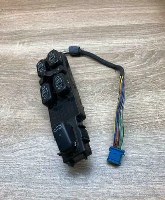 Mercedes-Benz S W220 Electric window control switch 2208201010 501698