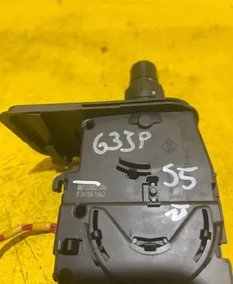 Renault Clio III Light switch 88102002