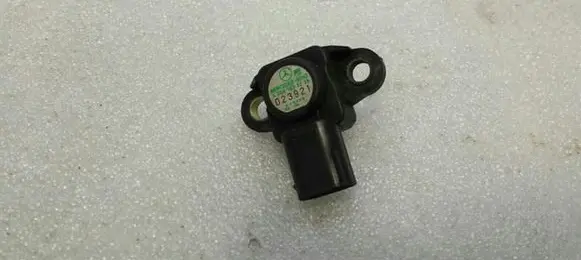 Mercedes-Benz C W203 Air pressure sensor A0041533228