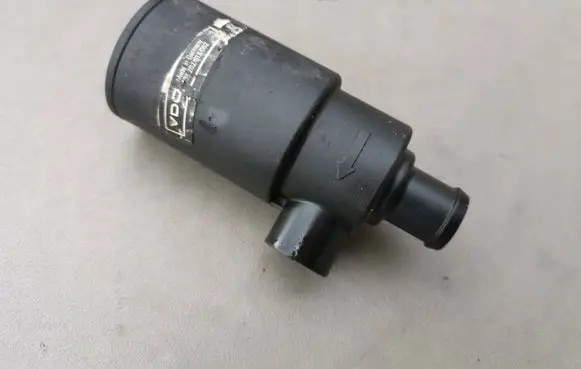Audi 100 S4 C4 Idle control valve (regulator) 048133455