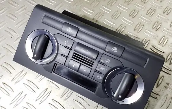 Audi A3 S3 8P Climate control unit 8P0820043H 8P0820043H5PR