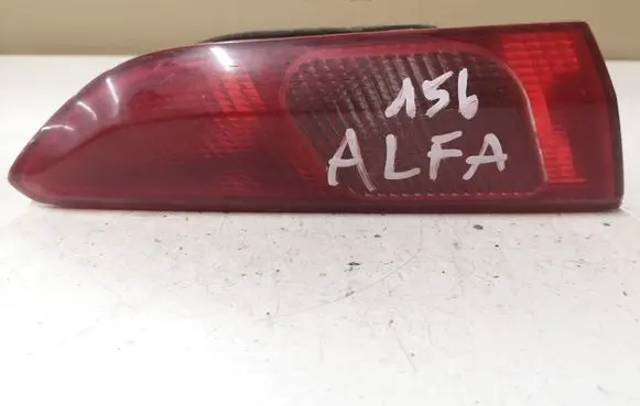 Alfa Romeo 156 Tailgate rear/tail lights 60620139