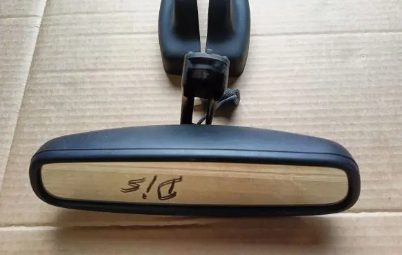 Land Rover Discovery 3 - LR3 Rear view mirror (interior)